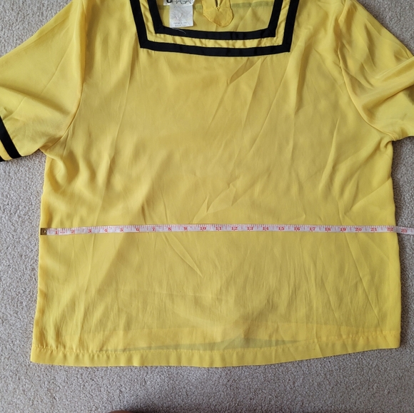 Yellow square neck chagall shirt - Picture 10 of 11